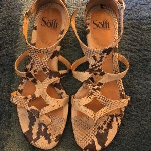 Sofft shoes in python size 8